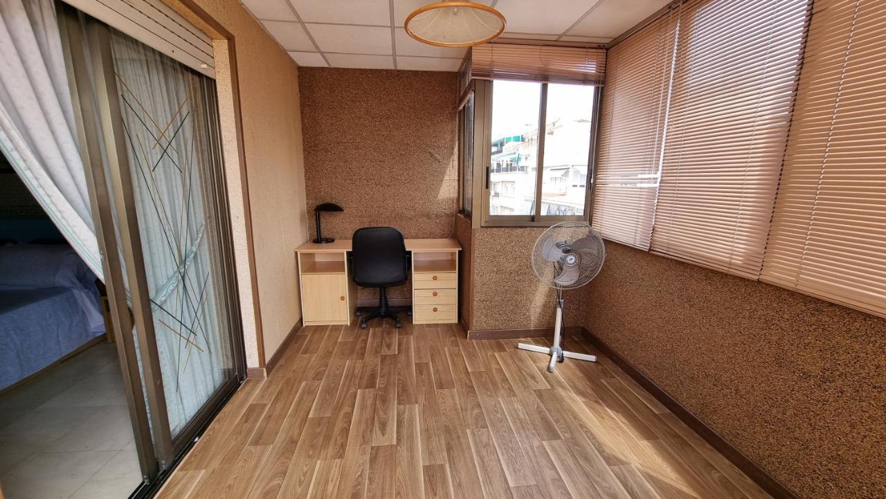 Atico Con Terraza Y 2 Habitaciones En Casco Antiguo Μπένιντορμ Εξωτερικό φωτογραφία